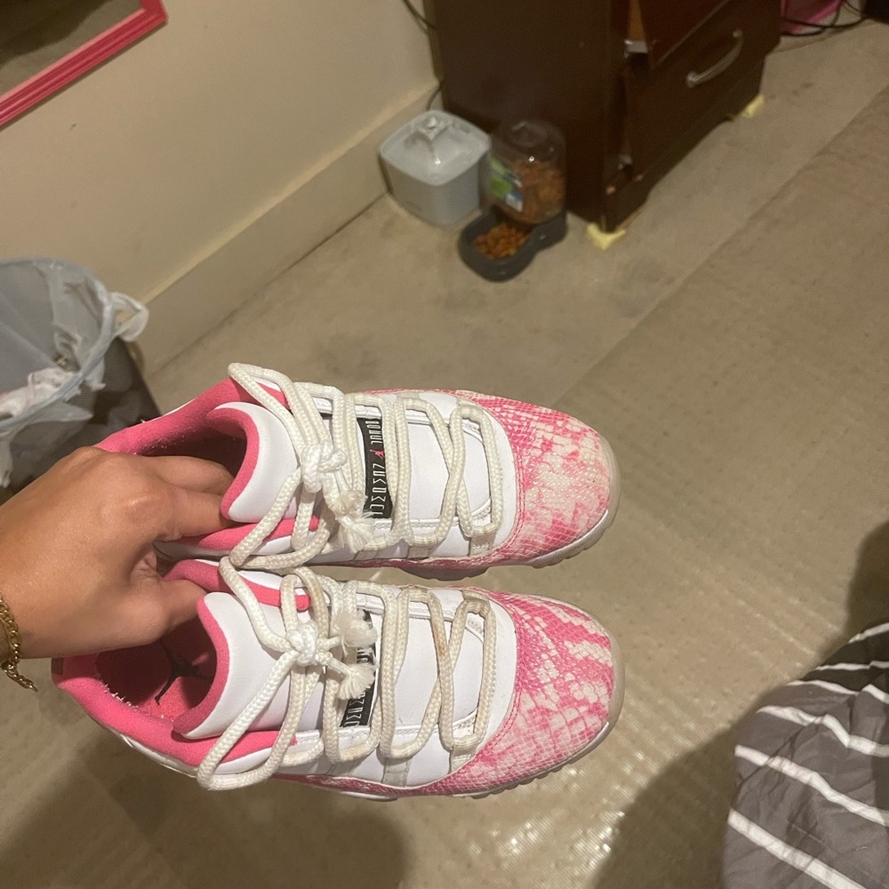 FIRE PINK JORDAN 11s SNAKE SKIN SIZE 7.5 women’s